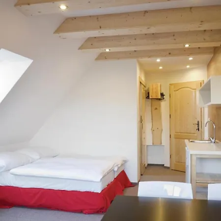 Eight-bedroom Holiday In بيت للعطل Partizanska lupca