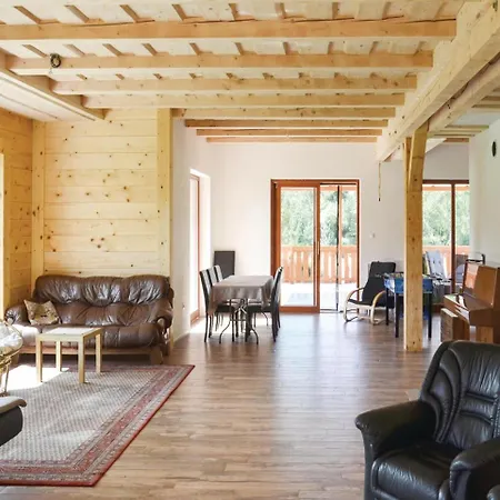 Eight-bedroom Holiday In *