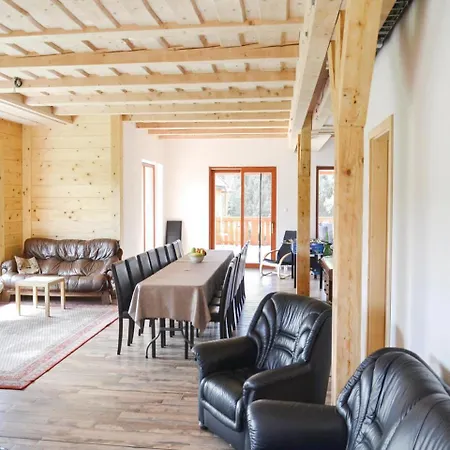 Eight-bedroom Holiday In بيت للعطل Partizanska lupca