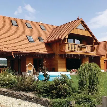 Eight-bedroom Holiday In بيت للعطل *
