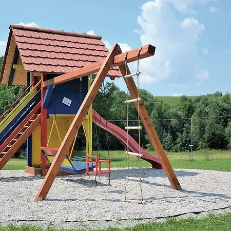 Eight-bedroom Holiday In Partizanska lupca