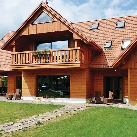 Eight-bedroom Holiday In بيت للعطل Partizanska lupca