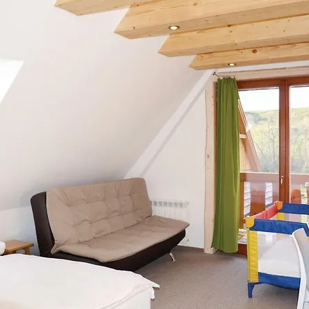 Eight-bedroom Holiday In * Partizanska lupca